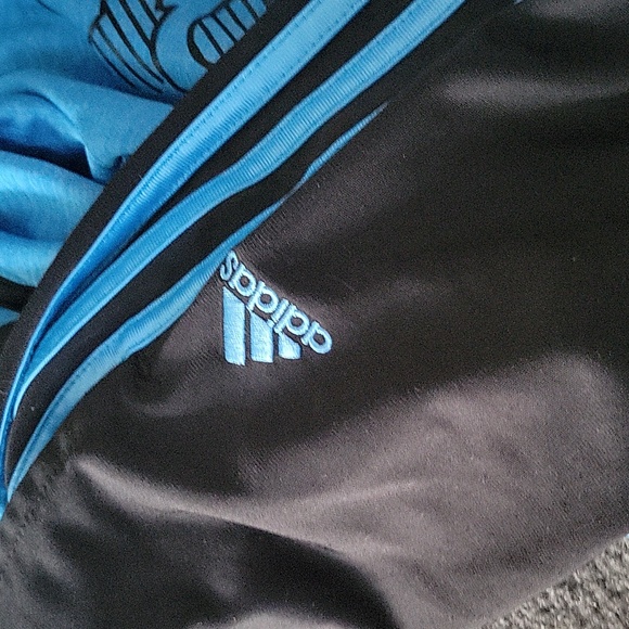 Adidas 2 piece outfit - Picture 2 of 3